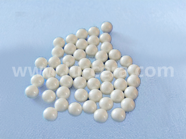 氧化(hua)锆陶瓷(ci)磨介球(qiu)